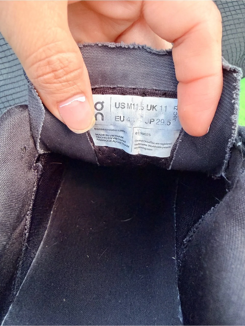 On Running Men's Black Cloudtec Hex-Sole Running Sneakers